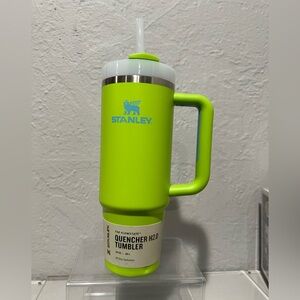 NWT LIMITED EDITION Stanley Quencher H2.0 FlowState Tumbler 30oz, BRIGHT LIME